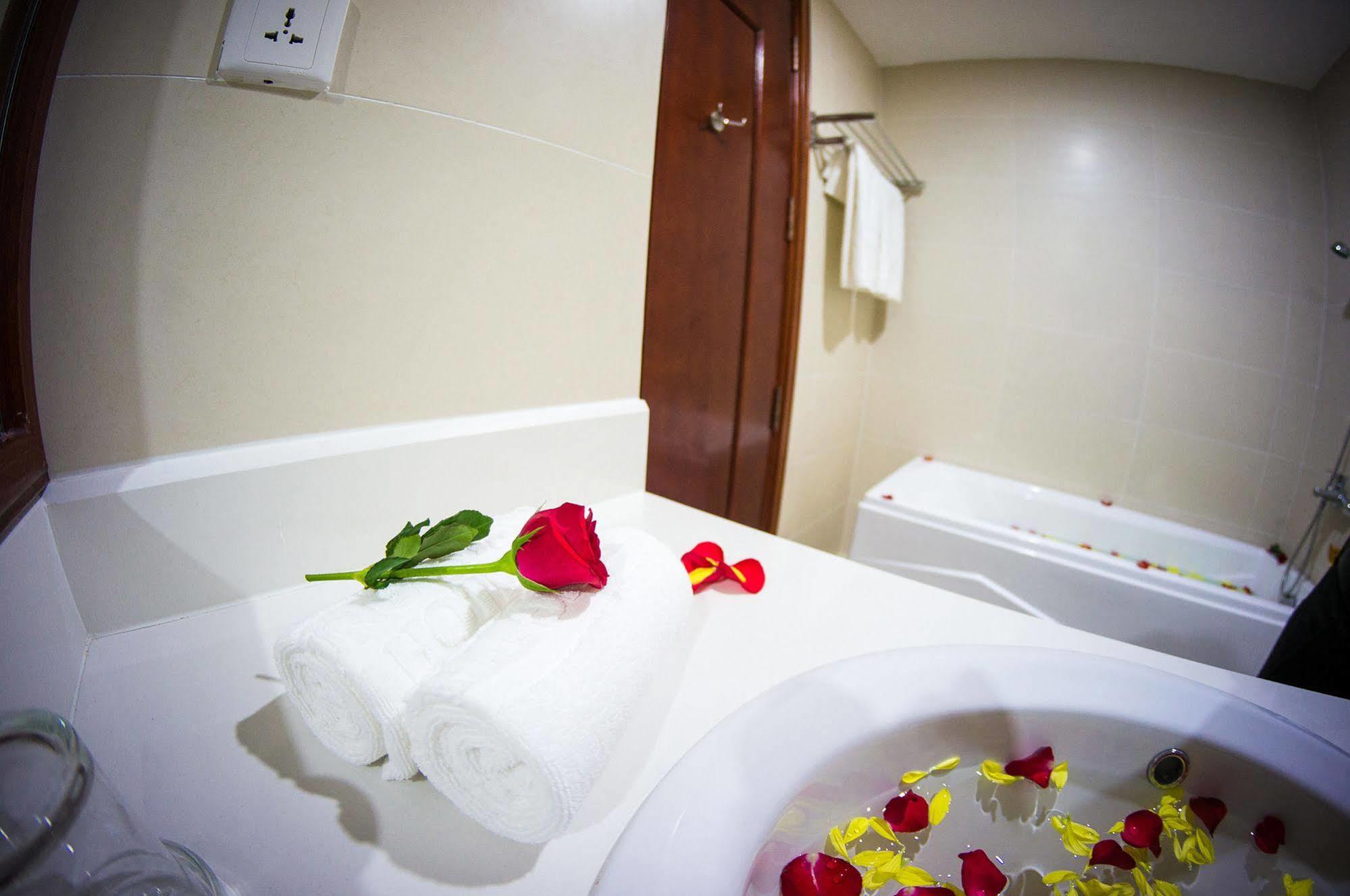 Gem Nha Trang Hotel Екстериор снимка