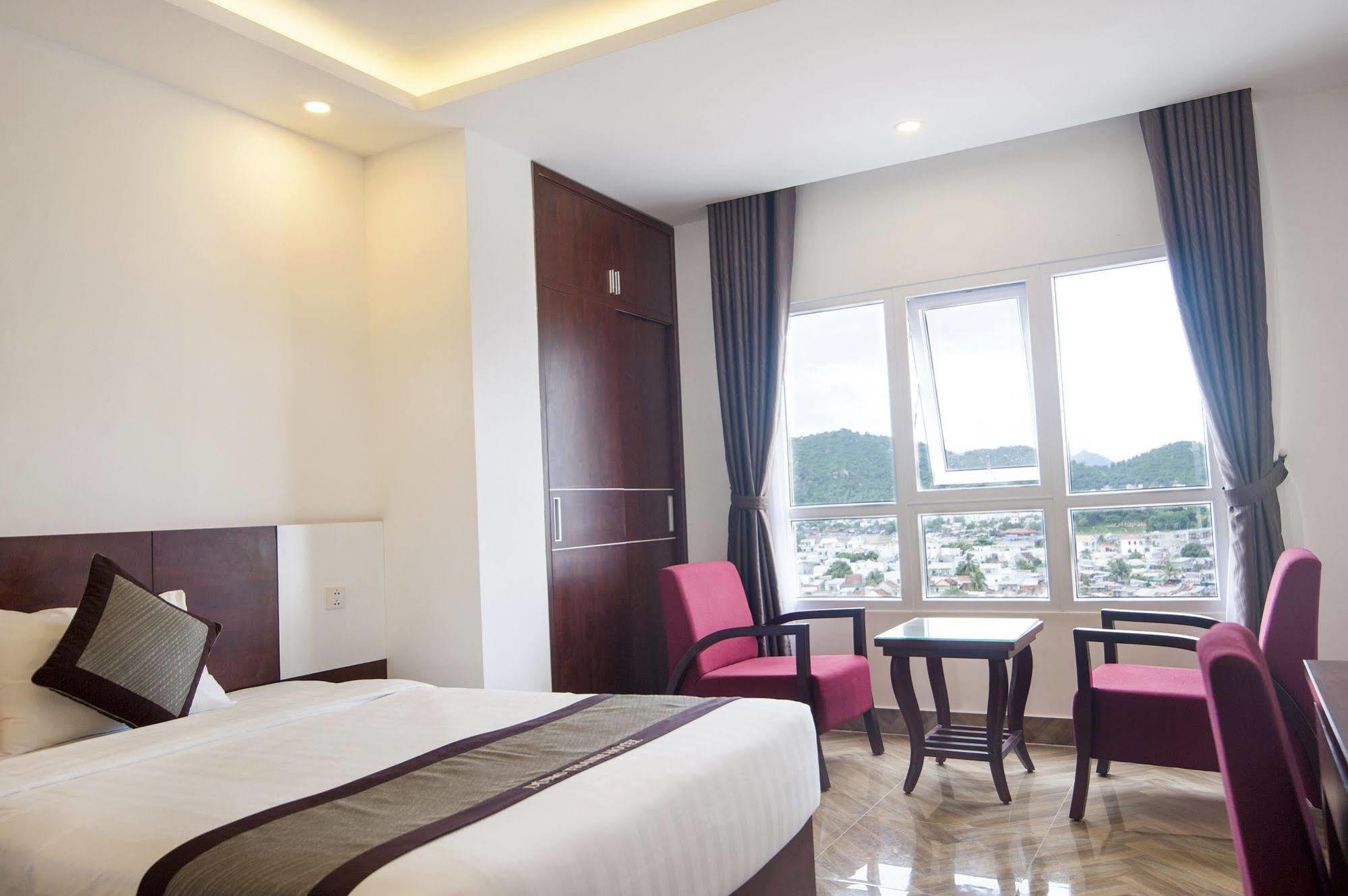 Gem Nha Trang Hotel Екстериор снимка